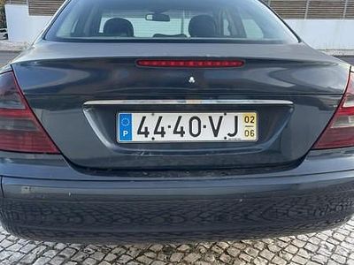 Preto Usado 2002 Mercedes E220 Avantgarde Sedan | € 3.900