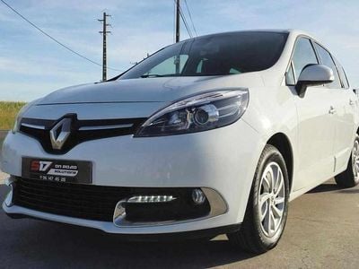Branco Usado 2014 Renault Scénic Monovolume | € 10.750 (Preço elevado)