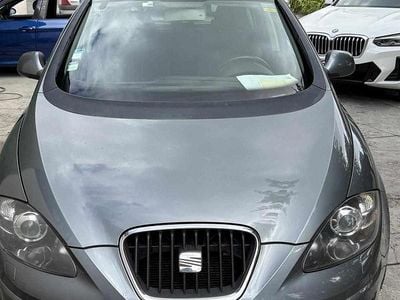 Usado Seat Altea 105 HP (77 kW) 2012 Cinzento Carrinha