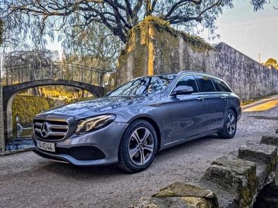 Usado Mercedes E220 Avantgarde 194 HP (142 kW) 2018 Cinzento Carrinha