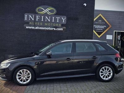 Usado Audi A3 105 HP (77 kW) 2014 Preto