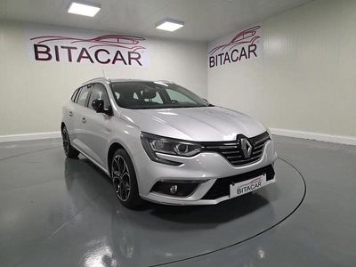 Usado Renault Mégane IV 110 HP (80 kW) 2017 Cinzento Carrinha