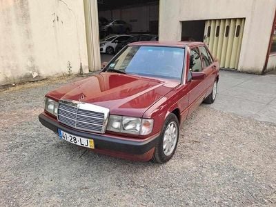 Vermelho Usado 1998 Mercedes 190 Sedan | € 2.500