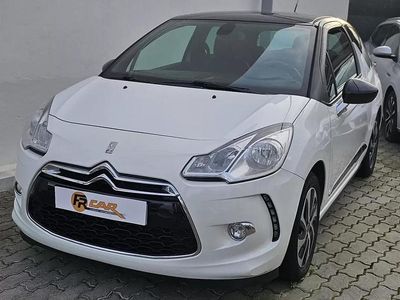 Branco Usado 2013 Citroën DS3 Chic Sedan | € 11.900