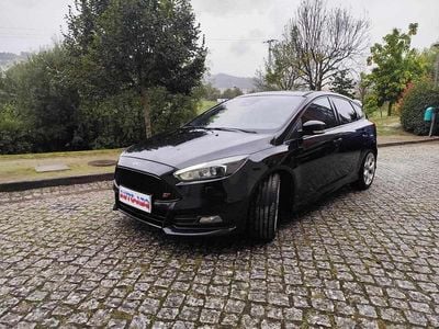 Preto Usado 2015 Ford Focus ST | € 16.400 (Preço justo)