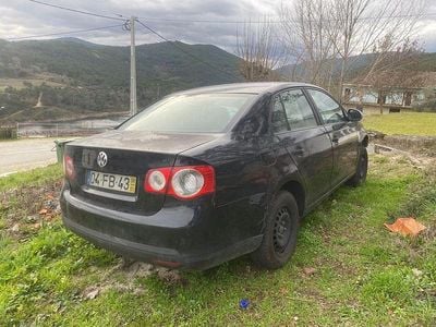 Usado 2008 VW Jetta Sedan | € 1.500