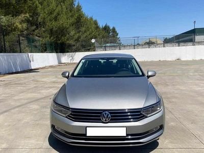 Usado VW Passat 120 HP (88 kW) 2017 Cinzento Carrinha