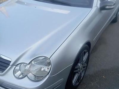 Cinza Usado 2005 Mercedes C220 Coupé | € 10.250 (Caro)