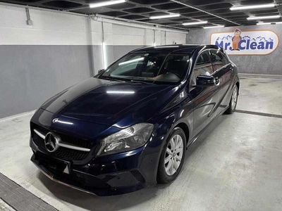 Usado Mercedes A180 109 HP (80 kW) 2017 Azul Citadino