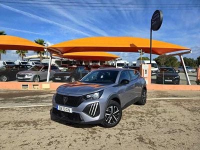 Cinza prata Usado 2023 Peugeot 2008 Style SUV | € 19.450 (Preço justo)