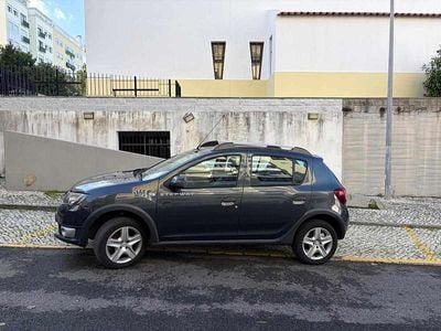 Usado Dacia Sandero 90 HP (66 kW) 2016 Cinzento Citadino
