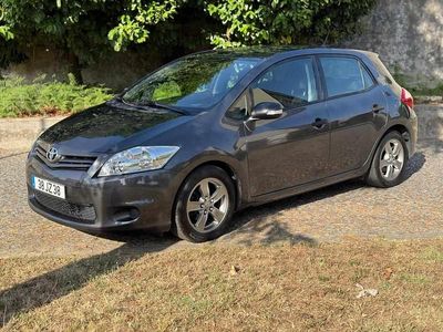 Usado Toyota Auris 90 HP (66 kW) 2010 Antracite Citadino