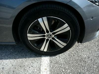 Cinzento selenite Usado 2022 Mercedes C220 | € 55.900