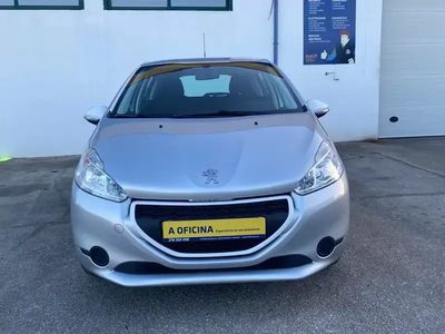 Cinzento Usado 2014 Peugeot 208 Access Citadino | € 10.500 (Caro)