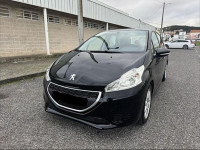 Usado 2015 Peugeot 208 Citadino | € 7.990 (Bom preço)