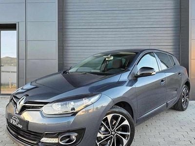 Usado Renault Mégane III Bose Edition 110 HP (80 kW) 2016 Cinzento Carrinha