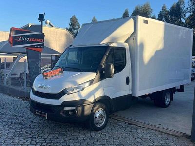 Branco Usado 2014 Iveco Daily | € 21.500