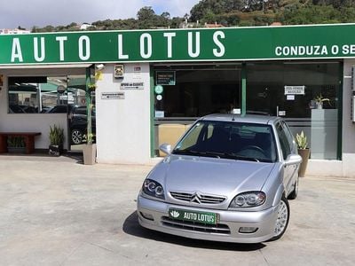 Usado Citroën Saxo 120 HP (88 kW) 2000 Cinza Citadino