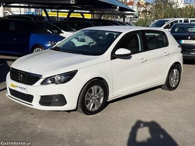 Branco Usado 2019 Peugeot 308 Business-Line Sedan | € 12.990 (Preço justo)