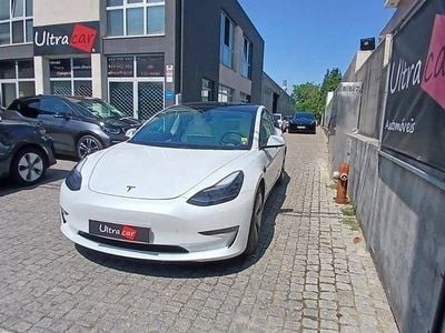 Branco Usado 2021 Tesla Model 3 Sedan | € 29.999 (Preço justo)