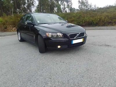 Usado Volvo S40 136 HP (100 kW) 2005 Preto Sedan