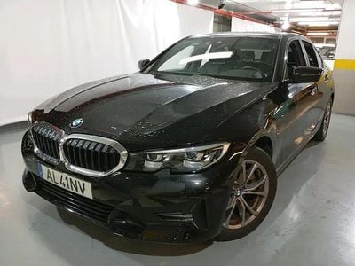 Preto Usado 2021 BMW 320e Sedan | € 29.490 (Preço justo)