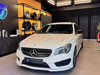 Branco Usado 2015 Mercedes CLA200 AMG line Carrinha | € 18.900