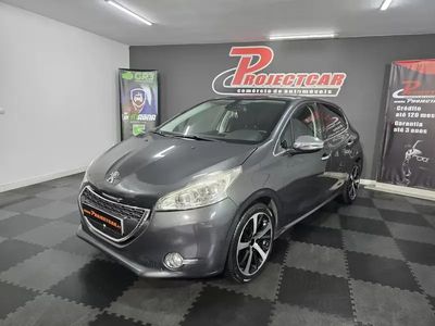Cinza escuro Usado 2013 Peugeot 208 Active Citadino | € 10.900 (Caro)