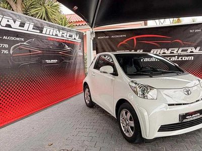 Usado Toyota iQ 68 HP (50 kW) 2013 Branco Citadino