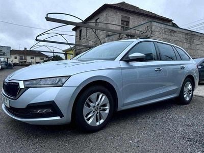 Cinzento Usado 2021 Skoda Octavia Ambition Carrinha | € 19.490 (Preço elevado)