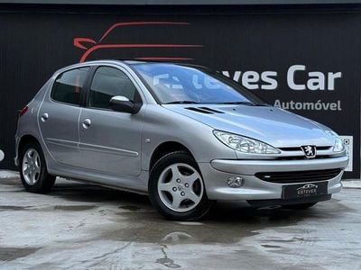 Usado Peugeot 206 60 HP (44 kW) 2004 Cinza Sedan