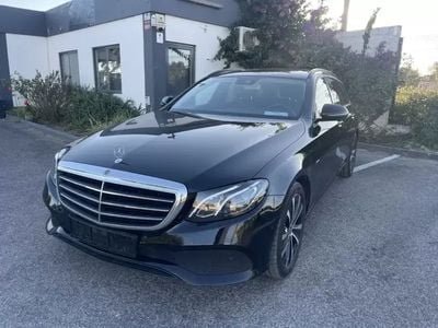 Preto Usado 2020 Mercedes E300 Exclusive Citadino | € 38.900