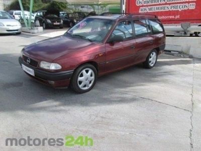 usado Opel Astra Caravan 1.4i 16V Club