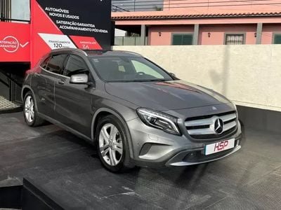 Cinzento Usado 2015 Mercedes GLA180 Urban SUV | € 23.990 (Caro)