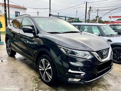 Usado Nissan Qashqai 115 HP (84 kW) 2018 Preto SUV