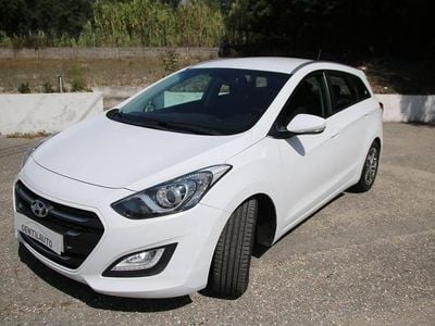 Usado Hyundai i30 Comfort 110 HP (80 kW) 2015 Branco Carrinha