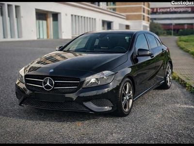 Usado Mercedes A180 109 HP (80 kW) 2013 Preto Sedan