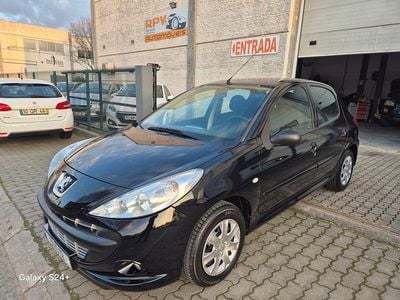 Usado Peugeot 206 60 HP (44 kW) 2009 Preto