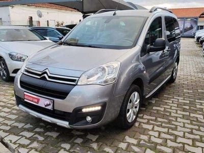 Cinza Usado 2018 Citroën Berlingo PureTech Monovolume | € 12.900