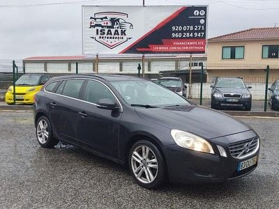 Preto Usado 2012 Volvo V60 Momentum Carrinha | € 9.900 (Preço justo)