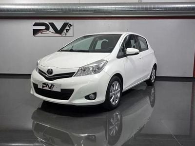 Branco Usado 2012 Toyota Yaris Active Citadino | € 8.990 (Preço justo)