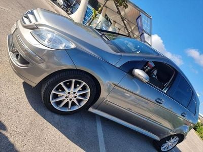 Mercedes B200