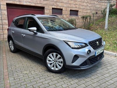 Cinza Usado 2022 Seat Arona Reference SUV | € 16.900 (Preço justo)