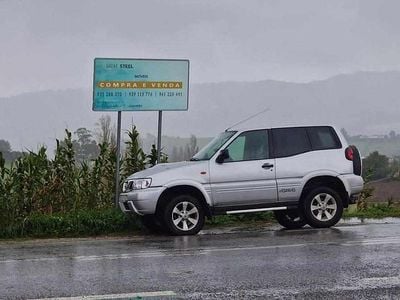 Usado Nissan Terrano 154 HP (113 kW) 2005 Cinzento SUV