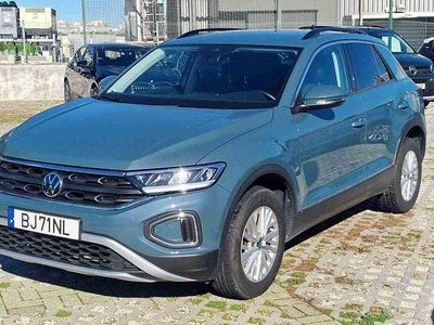 Azul Usado 2024 VW T-Roc Life SUV | € 23.490 (Preço justo)