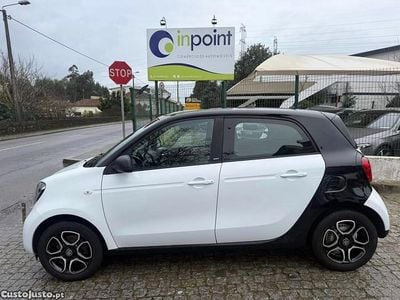 Branco Usado 2019 Smart ForFour Passion Citadino | € 11.750 (Preço elevado)
