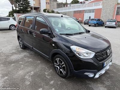 Usado Dacia Lodgy Stepway 115 HP (84 kW) 2021 Preto Monovolume