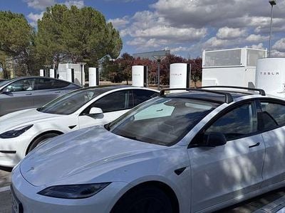 Usado 2023 Tesla Model 3 Standard Range Sedan | € 34.500