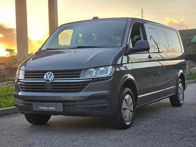 Cinzento Usado 2023 VW Transporter Van | € 33.000 (Preço elevado)