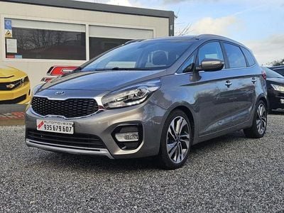 Cinza escuro Usado 2018 Kia Carens Monovolume | € 17.500 (Preço justo)